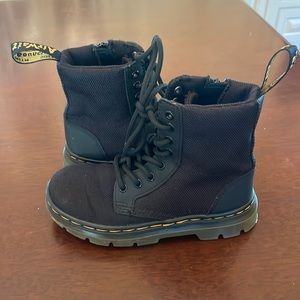 Dr Martens Junior Combs